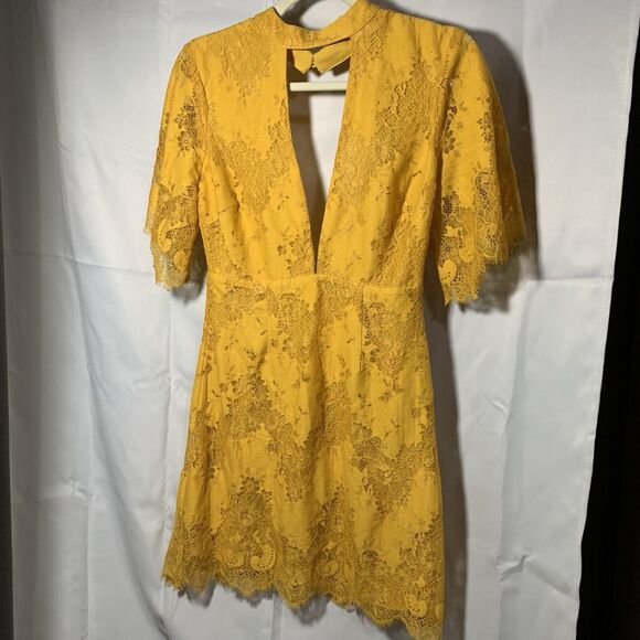 **NEW**MOLLY GREEN -Kacia Dress, Size small, GOLD - Picture 8 of 8